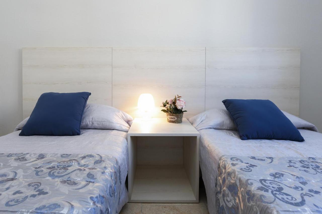 VANCOUVER'S HomeStay by Turismar Salou Extérieur photo